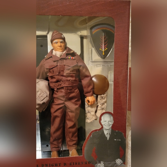 GI Joe Classic Collection General Dwight D Eisenhower - Picture 8 of 9